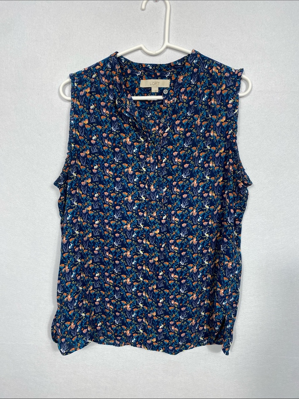 LOFT Navy Floral Sleeveless Blouse Forest scene fox & bunnies size large - Picture 2 of 10